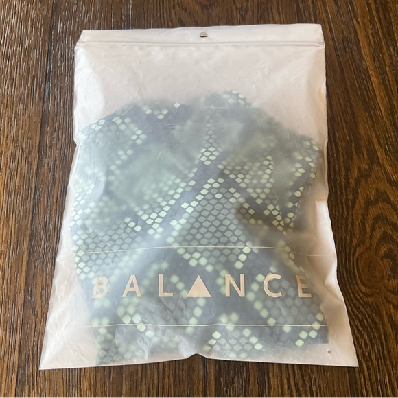 Balance Athletica Ascend Top Viper Print - Picture 9 of 9